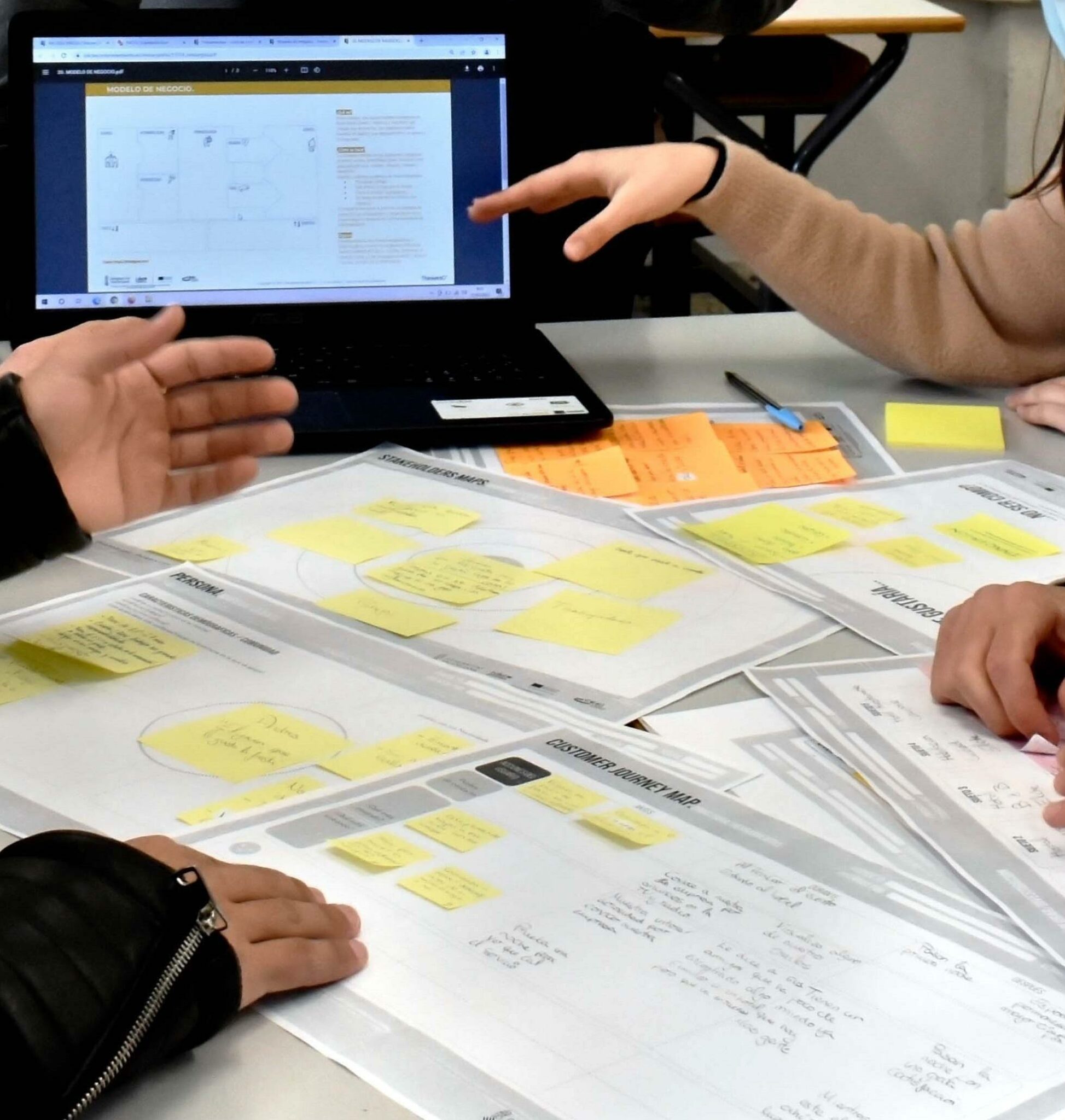 BIKreando que es gerundio: educar, transformar, crear.